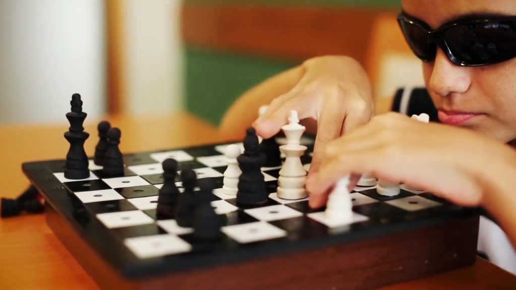 Loja Civiam Xadrez e Damas Adaptado para Deficientes Visuais